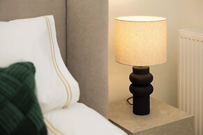 Designer flat 3BR & Mini Golf