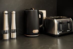 Designer flat 3BR & Mini Golf