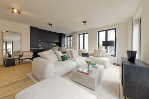 Designer flat 3BR & Mini Golf