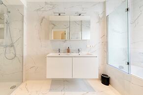 Designer flat 3BR & Mini Golf