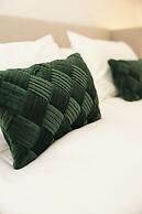 Designer flat 3BR & Mini Golf