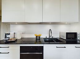 Starowiejska With Parking by Renters