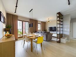 Starowiejska With Parking by Renters