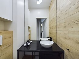 Starowiejska With Parking by Renters