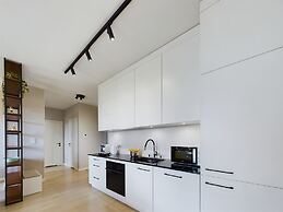 Starowiejska With Parking by Renters