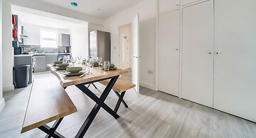 Modern Town Center Apartments Aldershot
