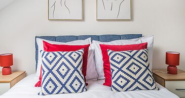 Modern Town Center Apartments Aldershot