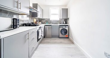 Modern Town Center Apartments Aldershot