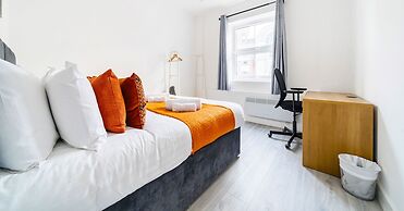 Modern Town Center Apartments Aldershot
