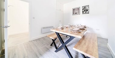 Modern Town Center Apartments Aldershot
