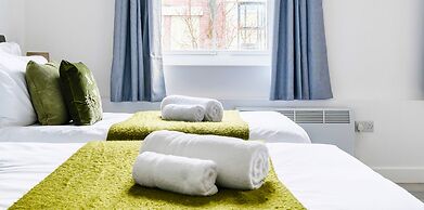 Modern Town Center Apartments Aldershot