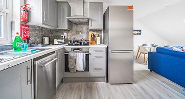 Modern Town Center Apartments Aldershot