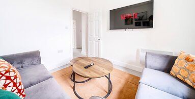 Modern Town Center Apartments Aldershot