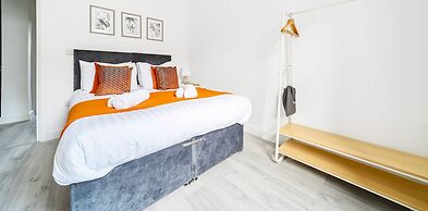 Modern Town Center Apartments Aldershot