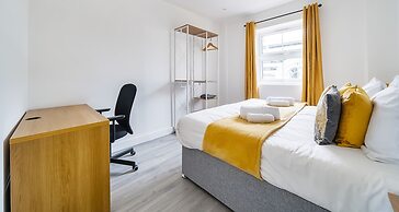 Modern Town Center Apartments Aldershot
