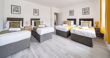 Modern Town Center Apartments Aldershot