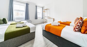 Modern Town Center Apartments Aldershot