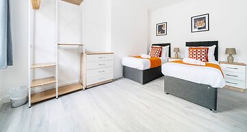 Modern Town Center Apartments Aldershot