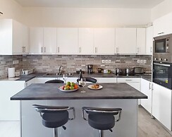 Sense Of Palaio Faliro Central Apartment