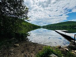 Le Rocher Spa Lac Par Paddleboard