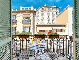 5 Mins Walk Monte Carlo Casino Seaview