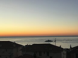 5 Mins Walk Monte Carlo Casino Seaview