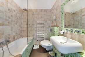 5 Mins Walk Monte Carlo Casino Seaview