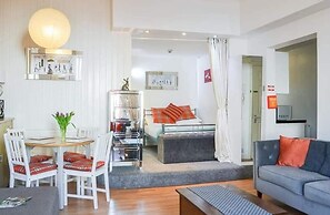 1 Bed Studio Sleeps 4 - Seaside, Dog Friendly