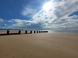 1 Bed Studio Sleeps 4 - Seaside, Dog Friendly