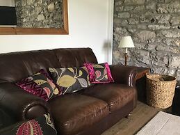 Cosy Sea View Skye Cottage for 6