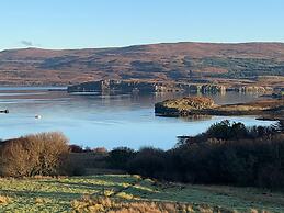 Cosy Sea View Skye Cottage for 6