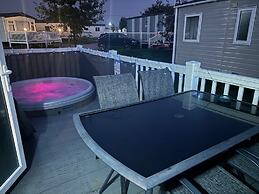 Tattershall Lakes Pet Friendly Hot Tub Breaks