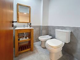 Modern Almagro Apartment for 4 Guests With Balcony and Full Amenities