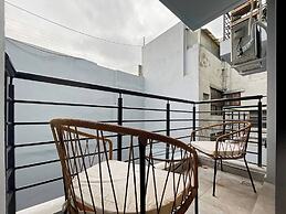 Modern Almagro Apartment for 4 Guests With Balcony and Full Amenities