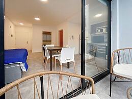 Modern Almagro Apartment for 4 Guests With Balcony and Full Amenities