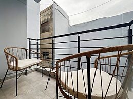 Modern Almagro Apartment for 4 Guests With Balcony and Full Amenities