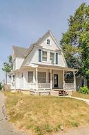 The Carew House Sleeps 10 Fenced 4BR Full Kitchen Steps2 YCP