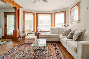 The Carew House Sleeps 10 Fenced 4BR Full Kitchen Steps2 YCP