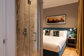 DOMUS 213 Guest House