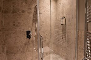 DOMUS 213 Guest House