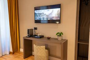 DOMUS 213 Guest House