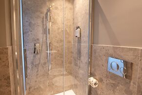 DOMUS 213 Guest House