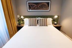 DOMUS 213 Guest House