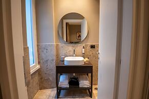 DOMUS 213 Guest House