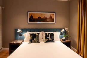 DOMUS 213 Guest House