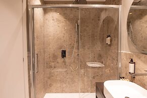 DOMUS 213 Guest House