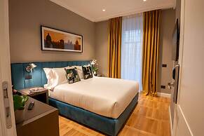 DOMUS 213 Guest House