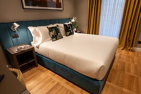 DOMUS 213 Guest House