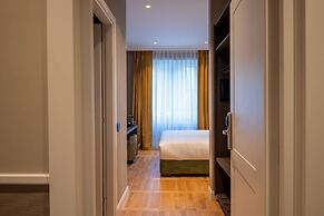 DOMUS 213 Guest House