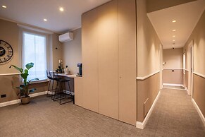 DOMUS 213 Guest House